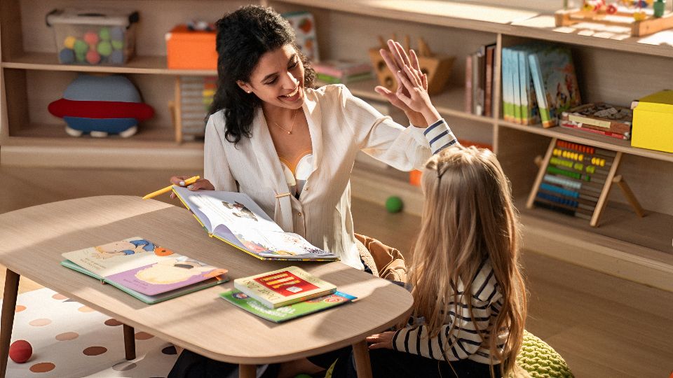 Mum using eufy Wearable Breast Pump
